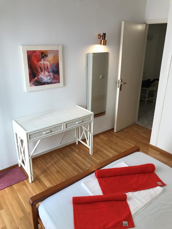 100M From The Beach Cosy Apartment Loutráki Exterior foto